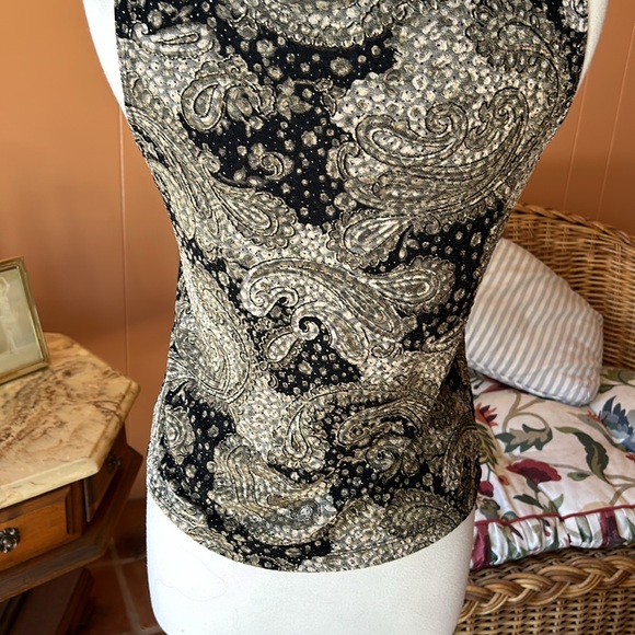 White Stag Sleeveless Olive, Black and Gold swirl thread - Picture 4 of 9